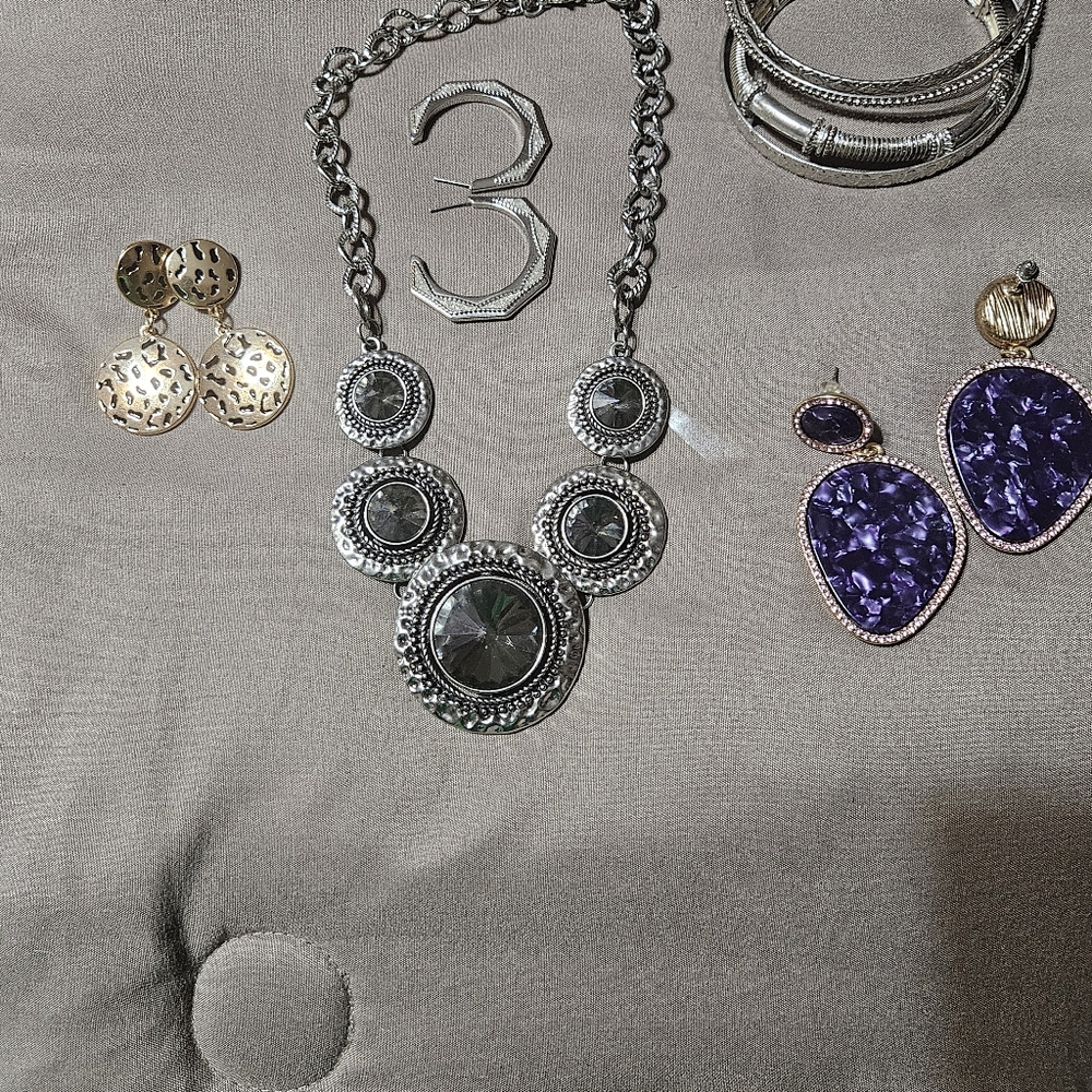 8 Piece Jewelry Pac